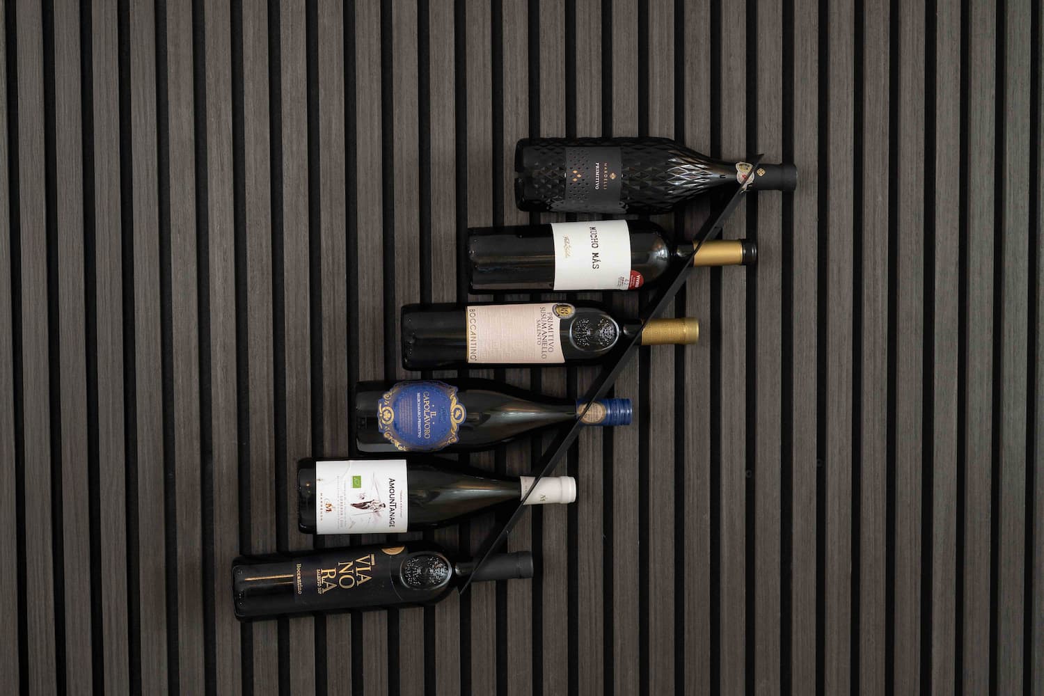 winerack (1) 2,400 mm LED vodilo z daljinskim upravljalnikom